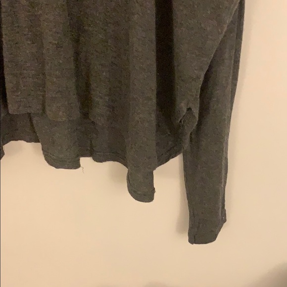 Brandy Melville Gray V-Neck Long Sleeve Top - Picture 6 of 11